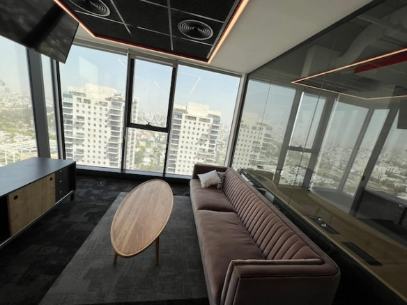 לאונג משרד מרוהט 250 מ״ר במגדלי אלון להשכרה