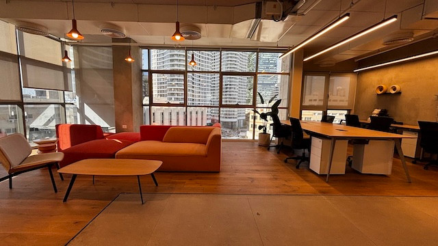 לאונג משרד מרוהט להשכרה 650 מ״ר בבית ויקטוריה