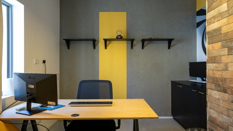 להשכרה בסמוך לרוטשילד - חדר עבודה