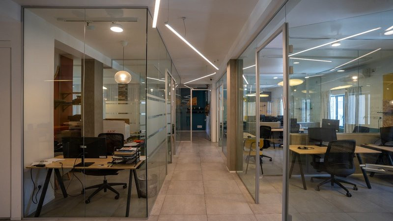 להשכרה בסמוך לרוטשילד - חדרים ועמדות עבודה