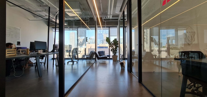 מבואה משרד 493 מטר להשכרה במגדל סוזוקי בתל אביב, קומה 4