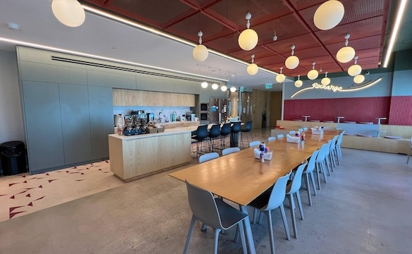 מטבח משרד בעזריאלי ת״א להשכרה, קומה 41, 841 מ״ר