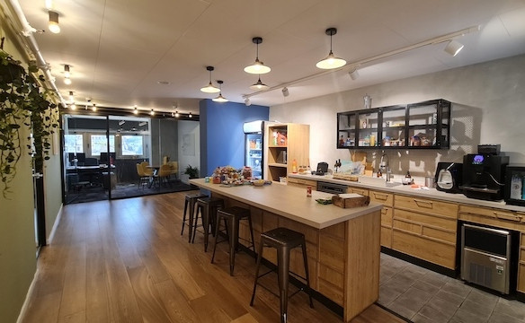 מטבח משרד להשכרה בבית יכין ת״א, 550 מ״ר