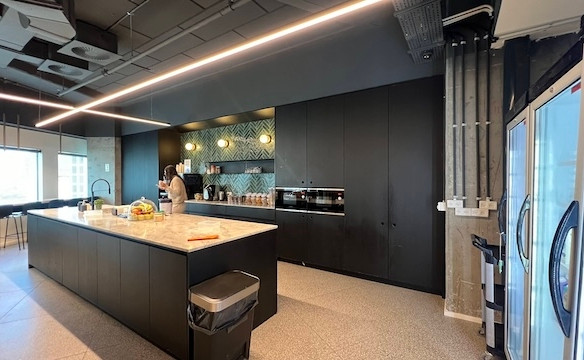 מטבח משרד להשכרה בעזריאלי משולש, 1448 מטר (Rapyd) ת״א