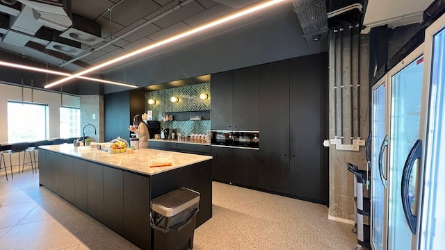 מטבח משרד להשכרה בעזריאלי משולש, 1448 מטר (Rapyd) ת״א