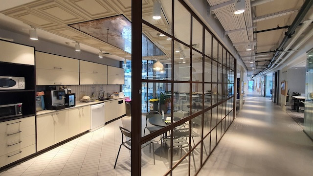 מטבח משרד להשכרה בתוהא, 600-800 מטר, יגאל אלון