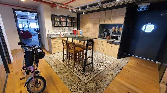 מטבח קומה עצמאית להשכרה בבית יכין ת״א, 650 מ״ר