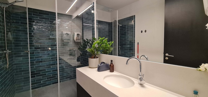 מקלחת משרד 493 מטר להשכרה במגדל סוזוקי בתל אביב, קומה 4