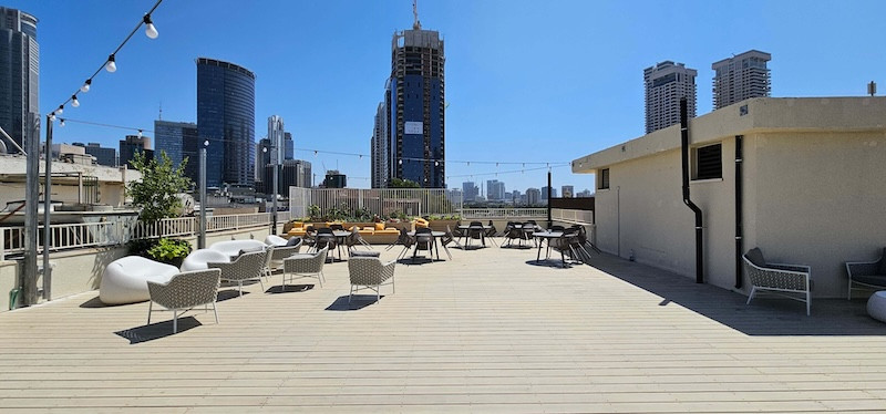 מרפסת משרד 507 מ״ר עם מרפסת להשכרה בבית ביפר, SWITCHUP, הבורסה ר״ג