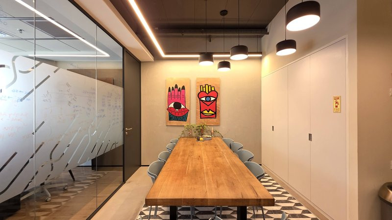 משרד 268 מר באקרו תל אביב - חדר ישיבות גדול