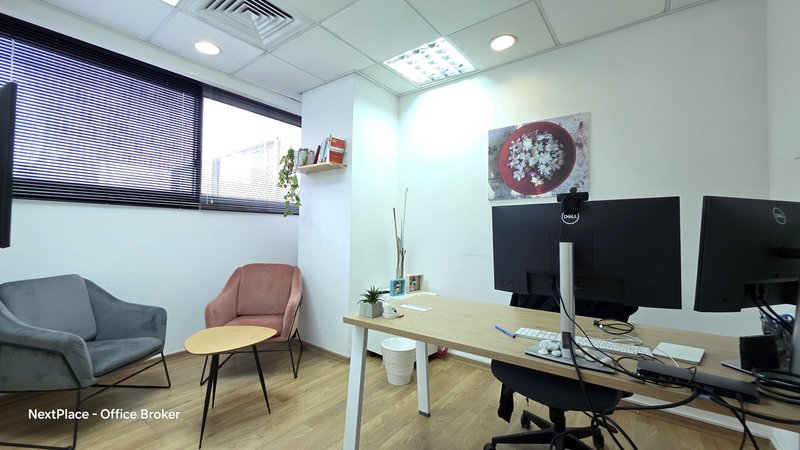 משרד גדול במונטיפיורי - חדר עבודה