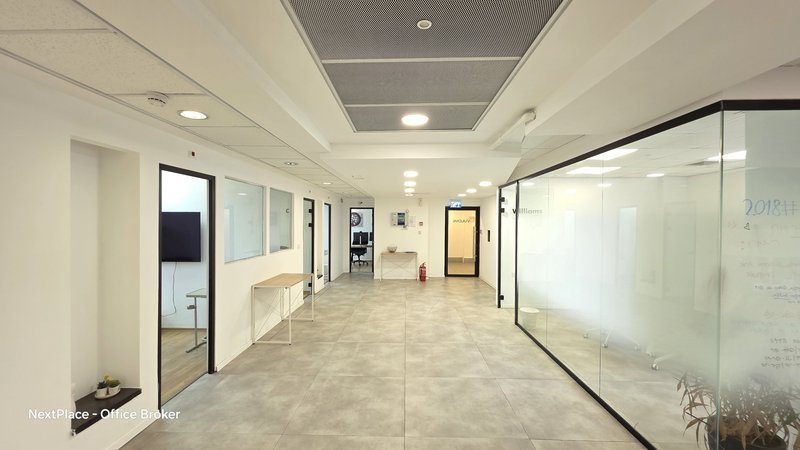 משרד גדול במונטיפיורי - חדרים