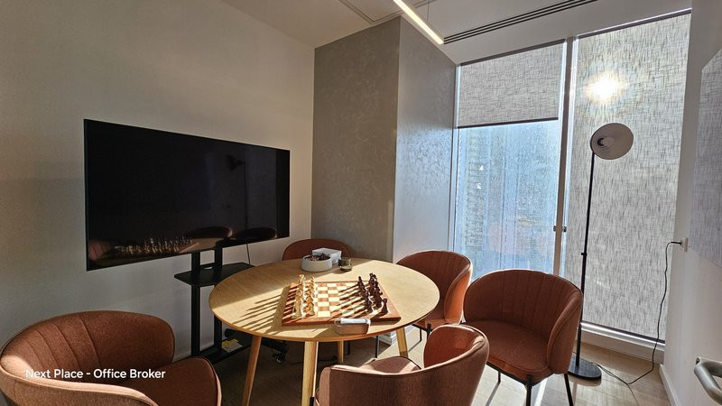 משרד מרוהט במגדל WE - חדר ישיבות קטן