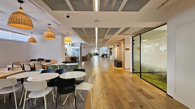 פינות ישיבה משרד גדול להשכרה בבית קלקא ת״א, 1200 מ״ר