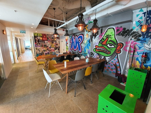 פינת ישיבה משרד להשכרה במגדלי עזריאלי ת״א, קומה 31, 450-780 מטר