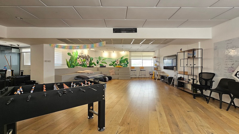 פינת כיף משרד גדול להשכרה בבית קלקא ת״א, 1200 מ״ר