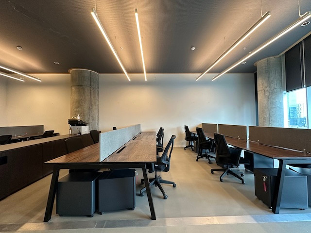 אופן ספייס להשכרה במגדל אקרו בחסן ערפה ת״א, סוויטה מרוהטת ועם מרפסת 300 מ״ר 2