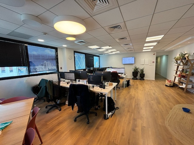 אופן ספייס להשכרה במגדל החשמונאים בשרונה, משרד 125 מ״ר