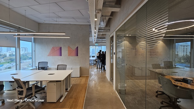 אופן ספייס משרד 450 מ״ר עם מרפסת להשכרה במגדל WE