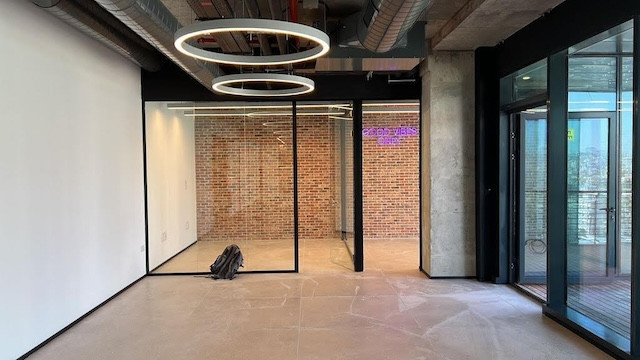 אופן ספייס משרד להשכרה במגדל סוזוקי, 290 מטר+מרפסת