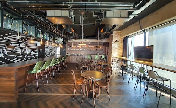 בר ישיבה להשכרה במגדלי אלון ת״א משרד 1700 מ״ר מרוהט