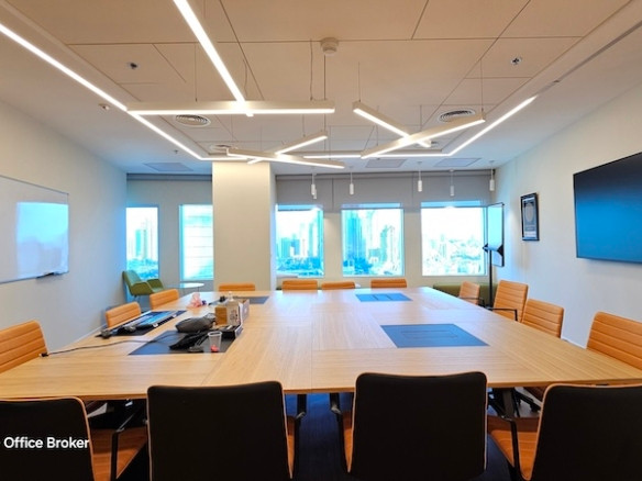 חדר ישיבות גדול משרד 600 מ״ר להשכרה במגדלי עזריאלי ת״א