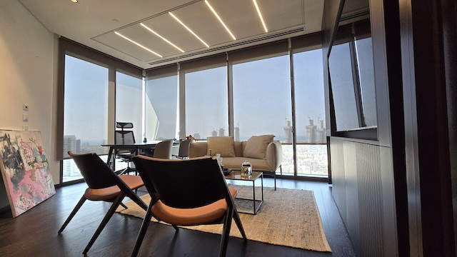 חדר לאונג להשכרה במגדל רסיטל בקומה גבוהה משרד 200 מ״ר