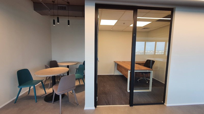 חדר מנהל משרד להשכרה במגדל נצבא, שכונת מונטיפיורי 170-350 מטר