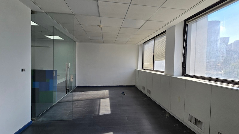 חדר משרד 142 מ״ר להשכרה בבית הקרן, מתחם הבורסה