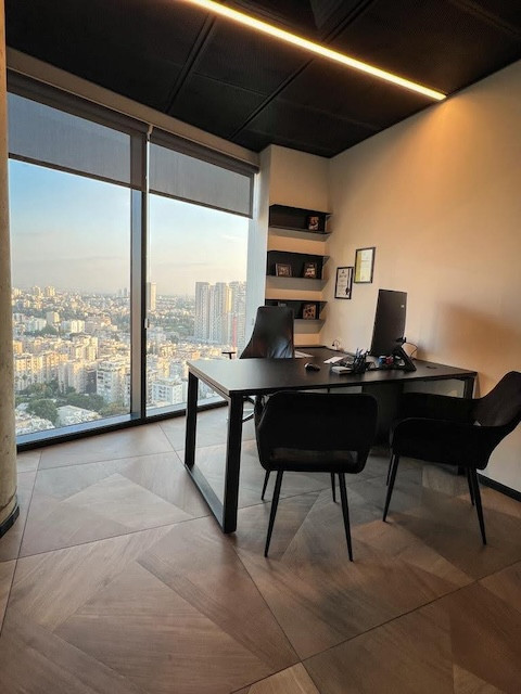 חדר צוות להשכרה במגדל רסיטל ת״א, משרד 74 מ״ר