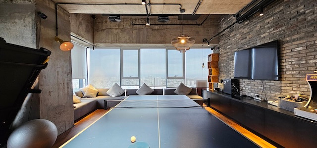 לאונג משחקים משרד להשכרה מרוהט במגדלי אלון ת״א, 1700 מ״ר