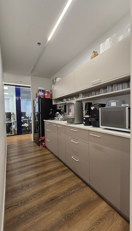 מטבח משרד 150 מ״ר להשכרה בגיבור ספורט, מתחם הבורסה