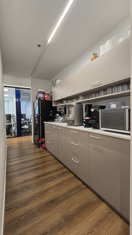 מטבח משרד 150 מ״ר להשכרה בגיבור ספורט, מתחם הבורסה