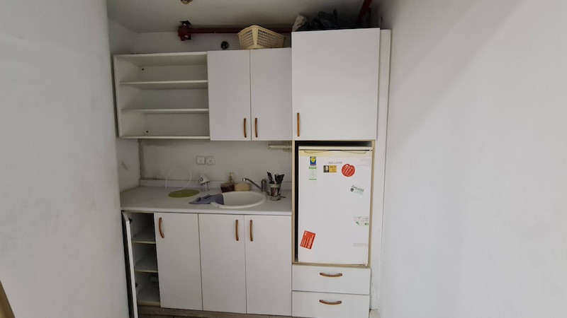 מטבחון משרד 170 מ״ר להשכרה במגדלי התאומים בבורסה