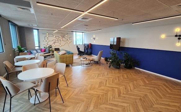 פינת אוכל משרד גדול להשכרה במגדל היובל, שרונה, 1200 מ״ר