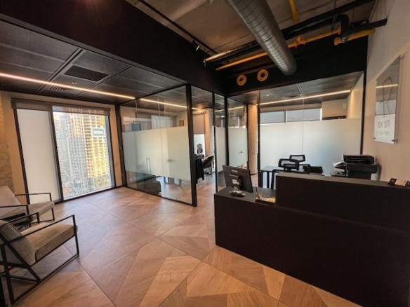 קבלה להשכרה במגדל רסיטל ת״א, משרד 74 מ״ר